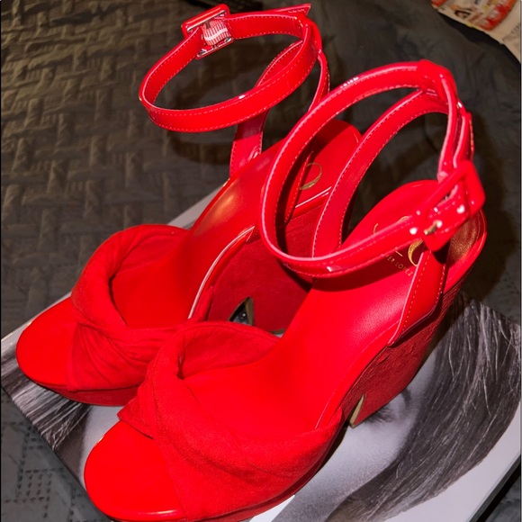 The sold out…Jlo Monic Red Glow Wedges - Picture 3 of 9